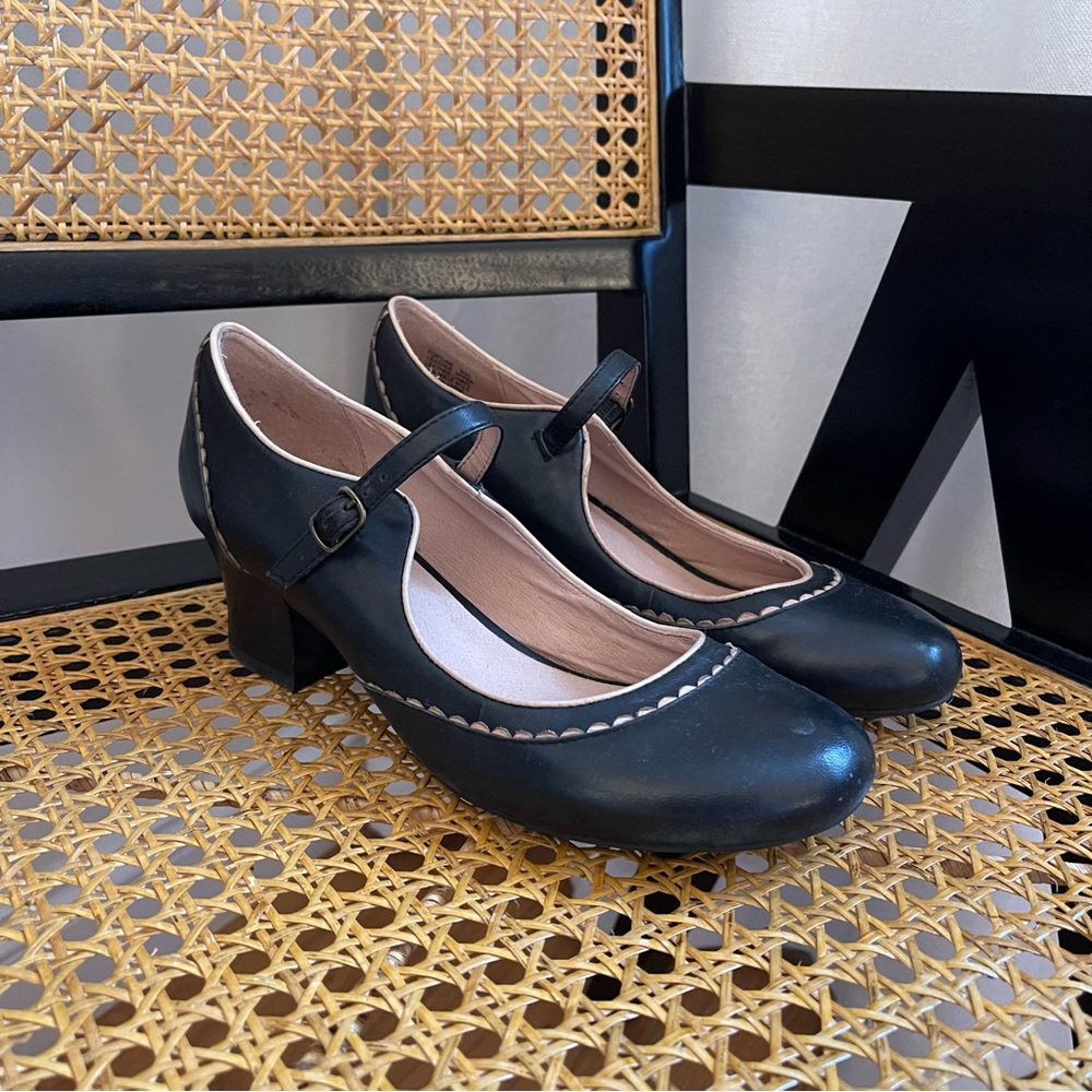 Miz Mooz Black Mary Jane Heels with Cream Scallop Trim
